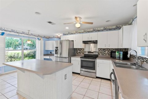 House in Edgewater, Florida 3 bedrooms, 137.4 sq.m. № 1322984 - photo 10