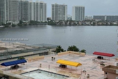 Condominio en venta en Sunny Isles Beach, Florida, 2 dormitorios, 100.98 m2 № 1398089 - foto 8