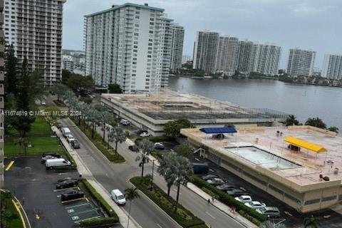 Condominio en venta en Sunny Isles Beach, Florida, 2 dormitorios, 100.98 m2 № 1398089 - foto 7