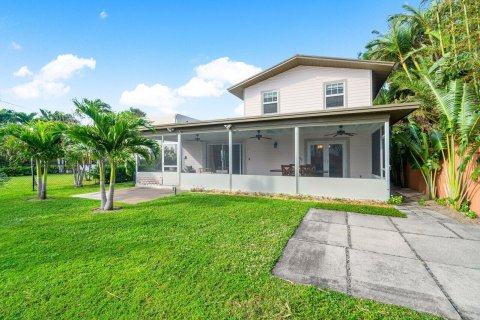 House in Lake Worth, Florida 3 bedrooms, 218.23 sq.m. № 1002773 - photo 7