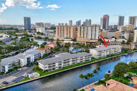 Condominio en venta en Hallandale Beach, Florida, 1 dormitorio, 65.03 m2 № 1288875 - foto 27