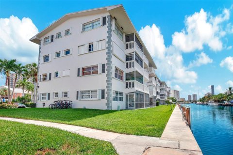 Copropriété à vendre à Hallandale Beach, Floride: 1 chambre, 65.03 m2 № 1288875 - photo 21