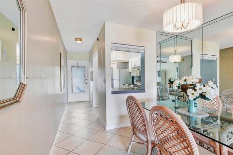 Condominio en venta en Hallandale Beach, Florida, 1 dormitorio, 65.03 m2 № 1288875 - foto 8