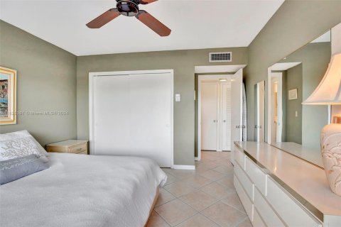 Copropriété à vendre à Hallandale Beach, Floride: 1 chambre, 65.03 m2 № 1288875 - photo 15