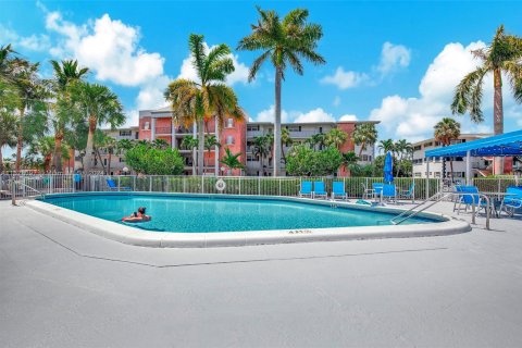 Copropriété à vendre à Hallandale Beach, Floride: 1 chambre, 65.03 m2 № 1288875 - photo 25