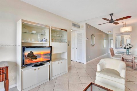 Copropriété à vendre à Hallandale Beach, Floride: 1 chambre, 65.03 m2 № 1288875 - photo 7