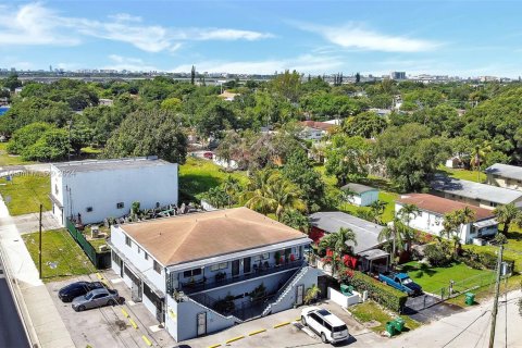 Propiedad comercial en venta en Miami, Florida № 1162329 - foto 26