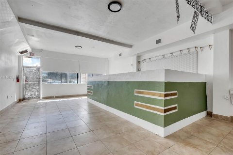 Propiedad comercial en venta en Miami, Florida № 1162329 - foto 12