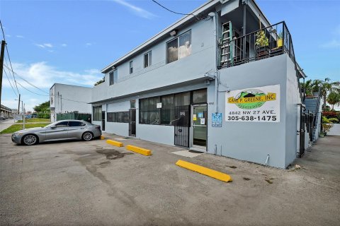 Propiedad comercial en venta en Miami, Florida № 1162329 - foto 2