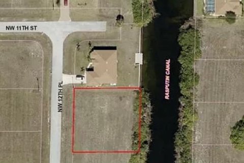 Terreno en venta en Cape Coral, Florida № 1295947 - foto 1