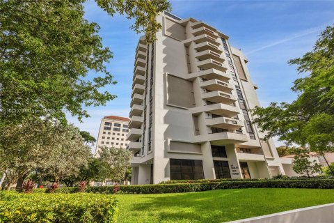 Condominio en venta en Coral Gables, Florida, 2 dormitorios, 89.19 m2 № 1377365 - foto 1