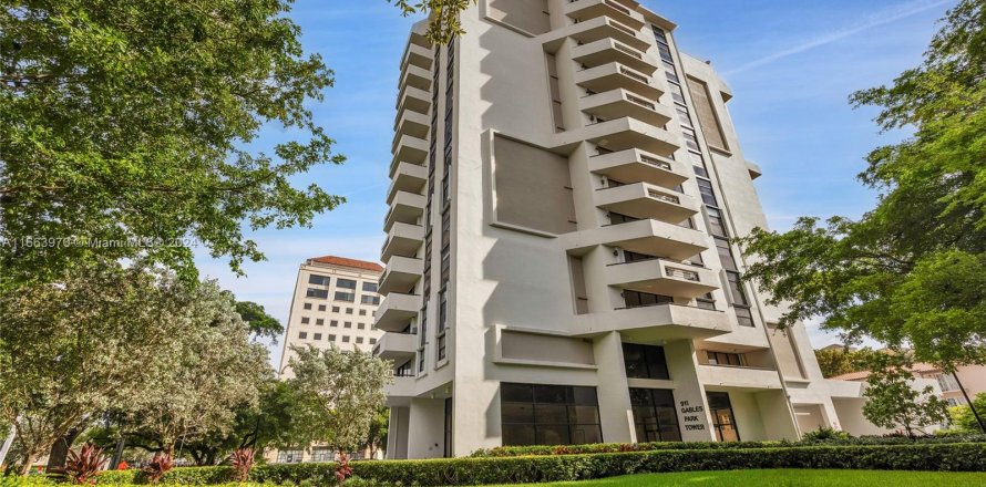 Condominio en Coral Gables, Florida, 2 dormitorios  № 1377365