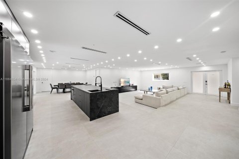 Villa ou maison à vendre à Miami, Floride: 5 chambres, 263.56 m2 № 1377363 - photo 6