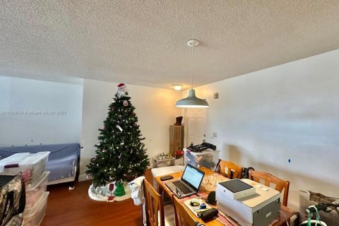 Condominio en venta en Coral Springs, Florida, 1 dormitorio, 72.84 m2 № 980488 - foto 5