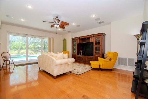 Casa en venta en Land O' Lakes, Florida, 5 dormitorios, 322.84 m2 № 1268015 - foto 9