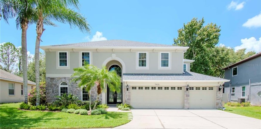 House in Land O' Lakes, Florida 5 bedrooms, 322.84 sq.m. № 1268015