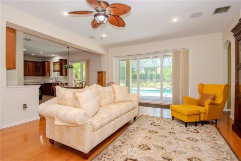 House in Land O' Lakes, Florida 5 bedrooms, 322.84 sq.m. № 1268015 - photo 10