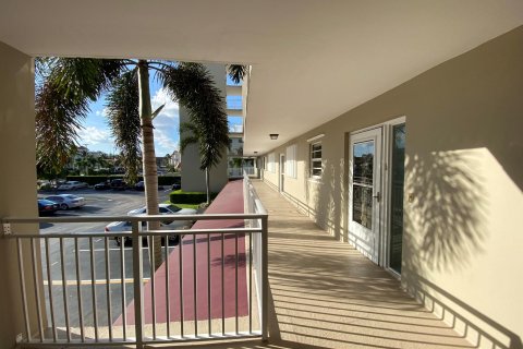 Купить кондоминиум в Норт-Палм-Бич, Флорида 2 спальни, 122.91м2, № 1135493 - фото 6