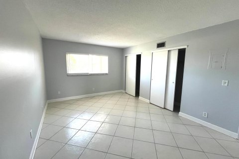 Condo in Boynton Beach, Florida, 1 bedroom  № 1135490 - photo 12