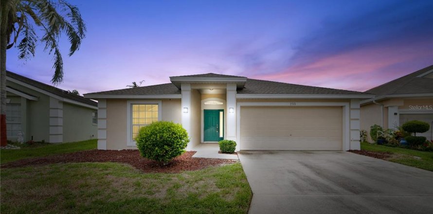 House in Davenport, Florida 3 bedrooms, 151.8 sq.m. № 1260626