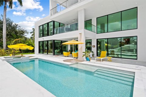 Villa ou maison à vendre à Fort Lauderdale, Floride: 8 chambres, 824.97 m2 № 628967 - photo 19
