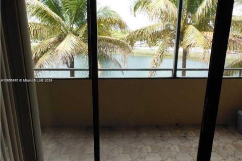 Condo in Miami, Florida, 2 bedrooms  № 1229708 - photo 5