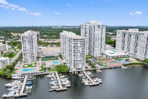 Condominio en venta en Aventura, Florida, 2 dormitorios, 149.11 m2 № 742061 - foto 10