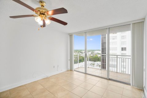 Condo in Aventura, Florida, 2 bedrooms  № 742061 - photo 24