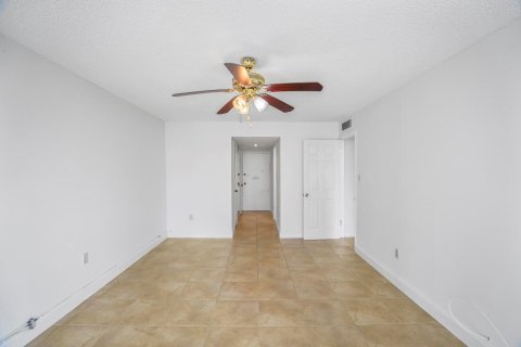 Condo in Aventura, Florida, 2 bedrooms  № 742061 - photo 18