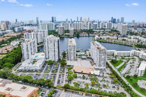 Condominio en venta en Aventura, Florida, 2 dormitorios, 149.11 m2 № 742061 - foto 8