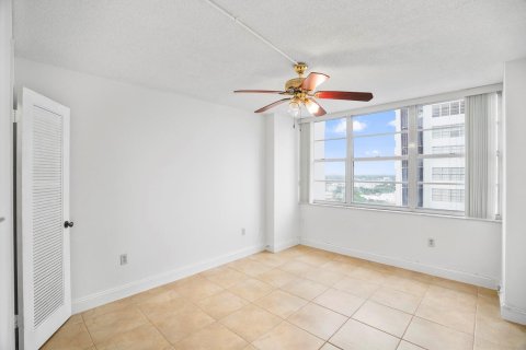 Condo in Aventura, Florida, 2 bedrooms  № 742061 - photo 20