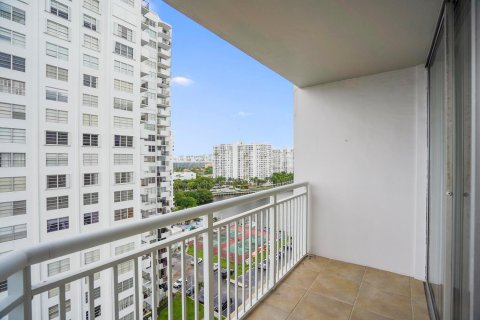 Condo in Aventura, Florida, 2 bedrooms  № 742061 - photo 22