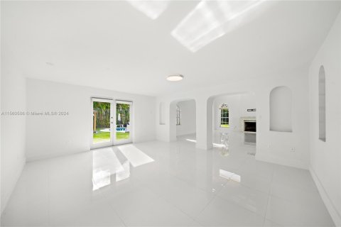 Casa en venta en Cutler Bay, Florida, 4 dormitorios, 297.94 m2 № 1094840 - foto 9