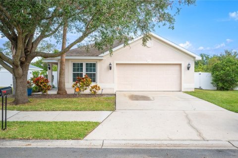 House in Lakeland, Florida 3 bedrooms, 121.05 sq.m. № 1426450 - photo 1