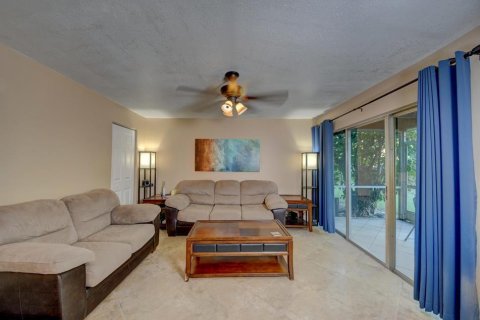 Condo in Palm Beach Gardens, Florida, 2 bedrooms  № 1100767 - photo 13