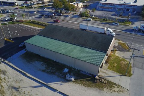 Commercial property in Auburndale, Florida 694.91 sq.m. № 966834 - photo 21