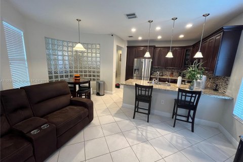 Casa en venta en Miramar, Florida, 4 dormitorios, 209.96 m2 № 1389641 - foto 11