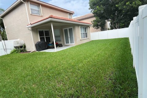 House in Miramar, Florida 4 bedrooms, 209.96 sq.m. № 1389641 - photo 24