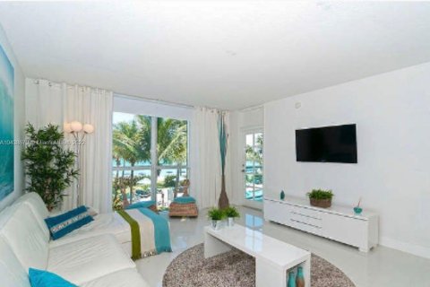 Condominio en venta en Hollywood, Florida, 2 dormitorios, 108.97 m2 № 2254 - foto 5