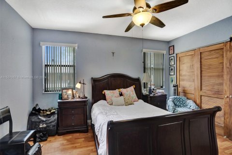 Touwnhouse à vendre à Pembroke Pines, Floride: 2 chambres, 93.65 m2 № 1095792 - photo 10