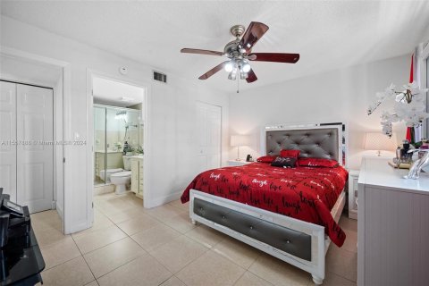 Купить кондоминиум в Хайалиа, Флорида 2 спальни, 82.5м2, № 1095790 - фото 27