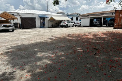 Immobilier commercial à vendre à Hialeah, Floride № 1330625 - photo 3