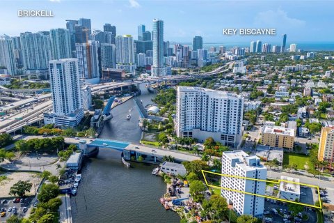 Immobilier commercial à vendre à Miami, Floride № 1330626 - photo 6