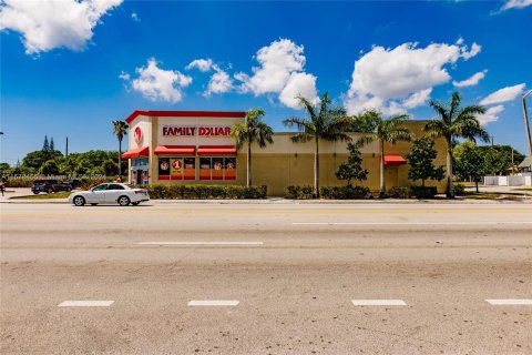 Commercial property in Hallandale Beach, Florida № 1150937 - photo 2