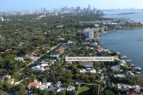 Land in Miami, Florida № 890109 - photo 2