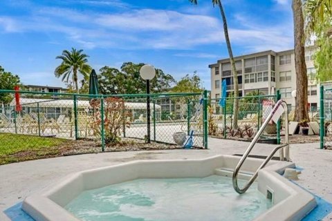 Copropriété à vendre à Lauderdale Lakes, Floride: 2 chambres, 89.19 m2 № 1155866 - photo 1