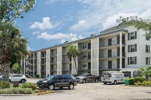 Copropriété à vendre à Lauderdale Lakes, Floride: 2 chambres, 89.19 m2 № 1155866 - photo 11