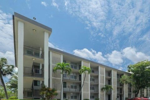 Copropriété à vendre à Lauderdale Lakes, Floride: 2 chambres, 89.19 m2 № 1155866 - photo 10