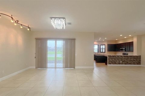 Casa en venta en Oxford, Florida, 6 dormitorios, 403.94 m2 № 1398809 - foto 11