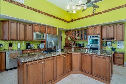 Villa ou maison à vendre à Punta Gorda, Floride: 7 chambres № 1220760 - photo 7